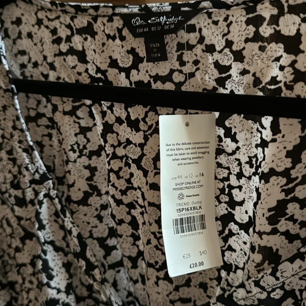 ASOS Miss Selfridge shirred blouse - Picture 5 of 10